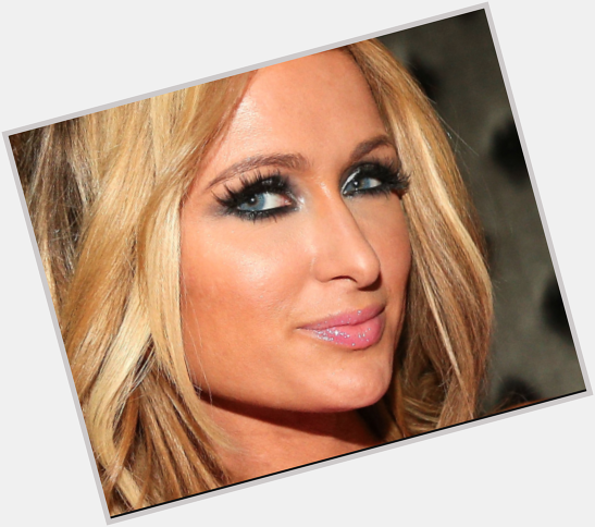 She loves hair extensions and false lashes just as much as us, so happy birthday Paris Hilton! 