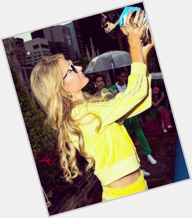 Happy birthday Paris Hilton ! Mémorable en Juicy Couture --> 