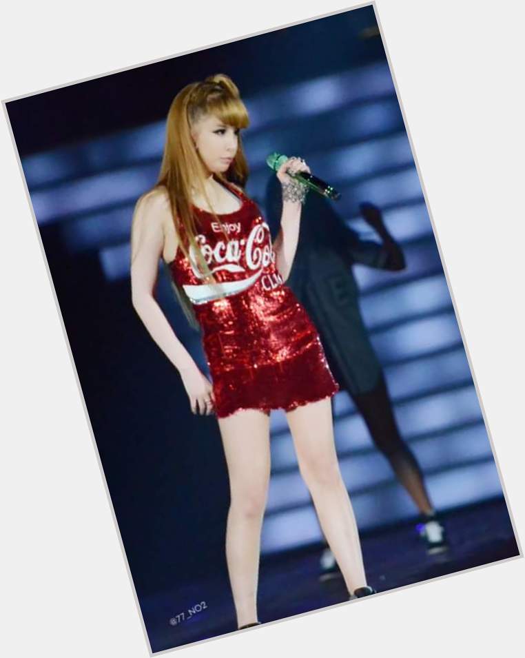 Happy Birthday to the sweetest Park Bom!  Unnie, love you so much! Please comeback Bommie!  