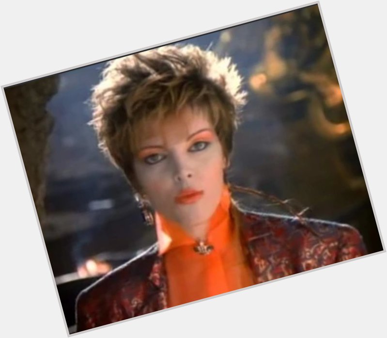 Happy 69th birthday to Pat Benatar, one of my very favorite female singers from the 80s! 