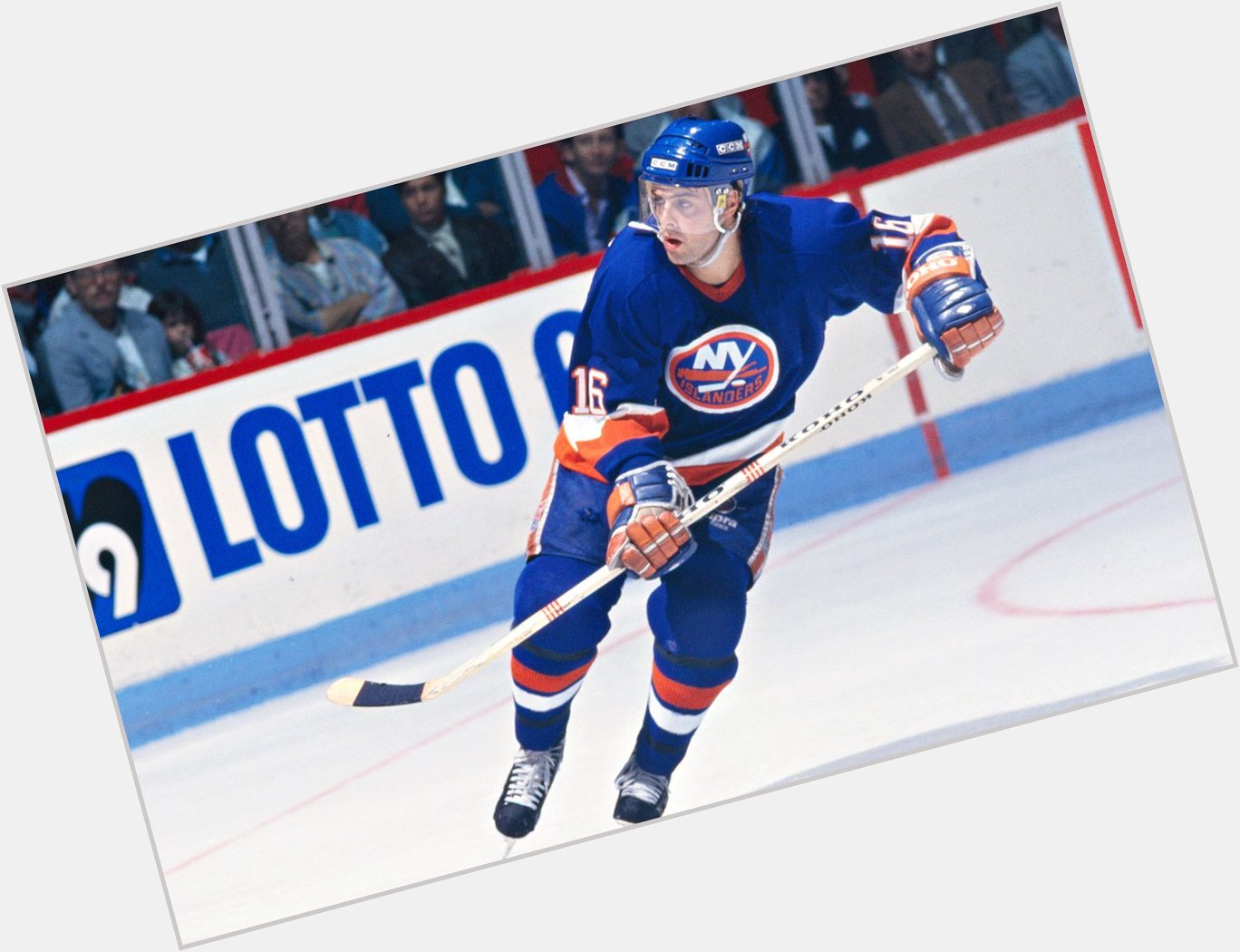 Happy Birthday to former  and player Pat LaFontaine who is now 52! 