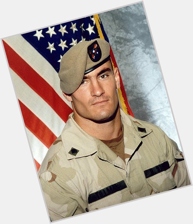 Happy birthday to the late Pat Tillman. Left the NFL to serve w/ Army Rangers & was killed by friendly fire in 2004. 