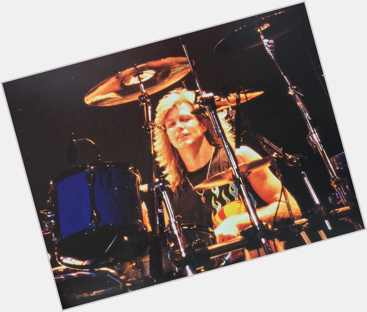 Happy Birthday Pat Torpey!
I\m always supporting you from Japan!
I hope u have a good day today! 