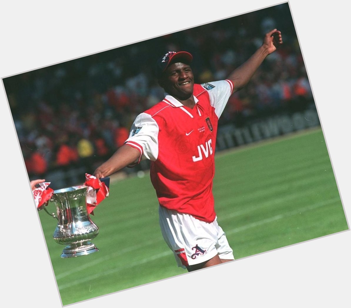 Happy Birthday to Arsenal legend and former captain Patrick Vieira! 