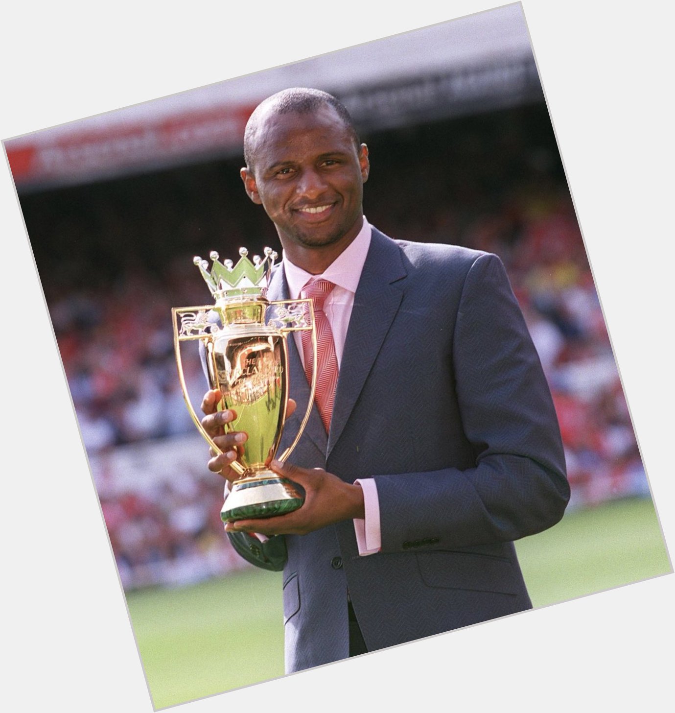 Happy birthday to one of the best midfielders in the world, a true Arsenal Legend, Patrick Vieira. 