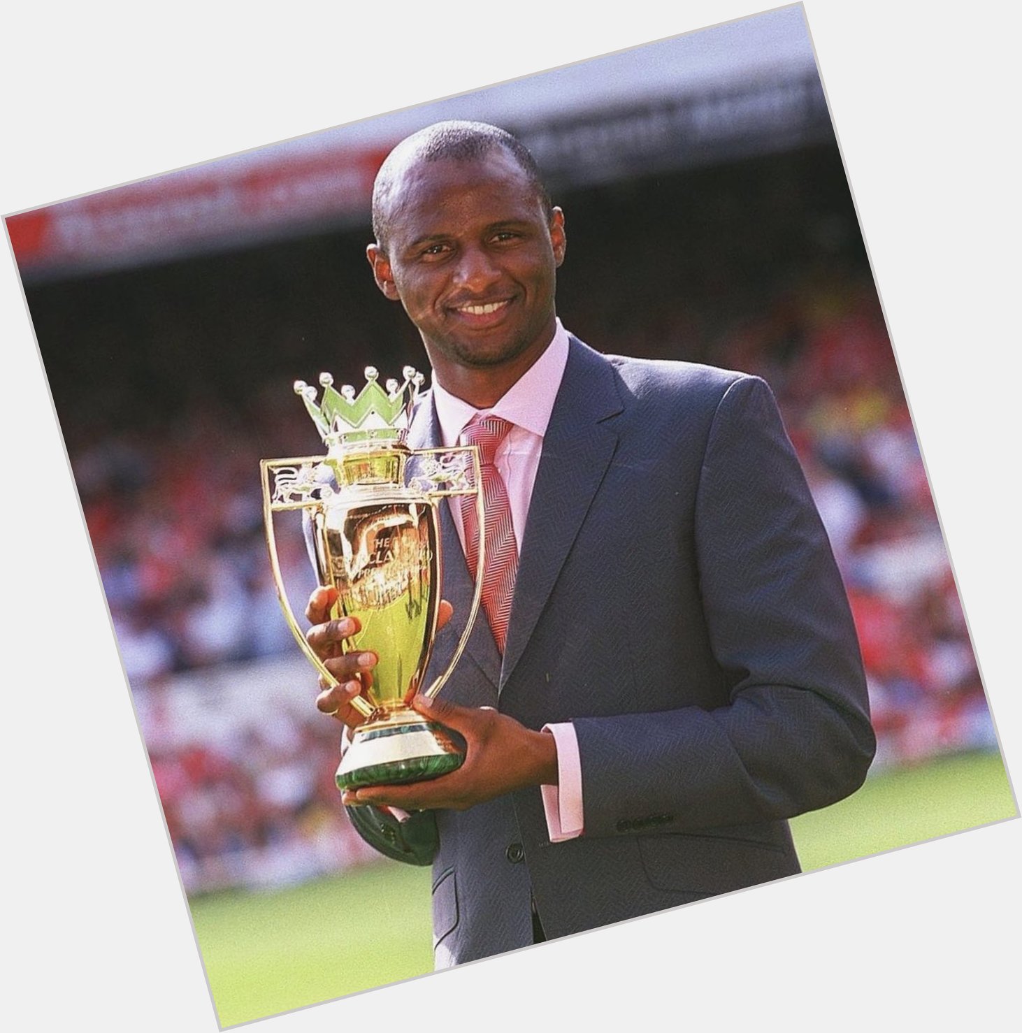 Happy Birthday to the greatest midfielder to grace the premier league Patrick Vieira enjoy your day king 