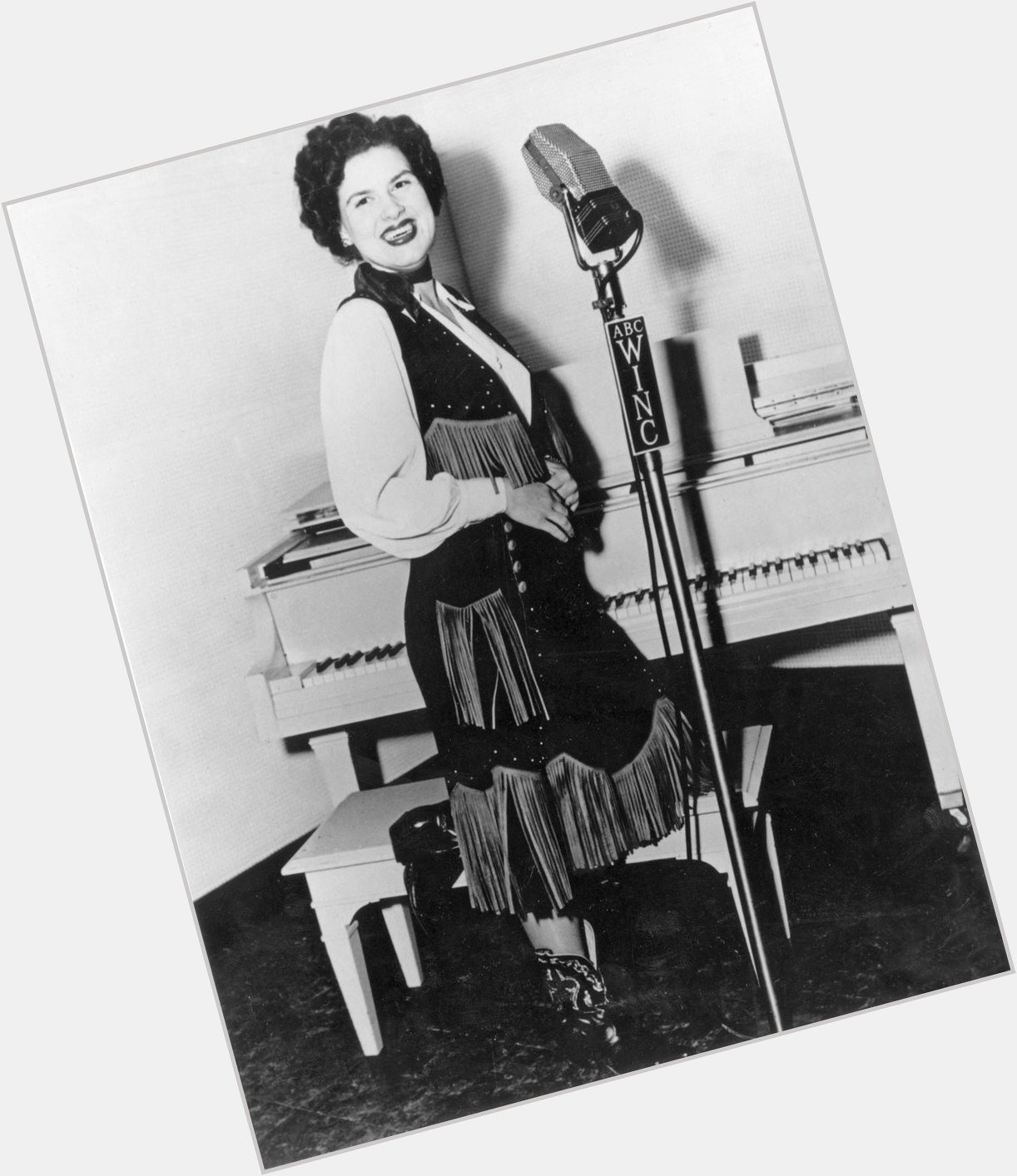 Happy Birthday to Patsy Cline, who would have turned 85 today! 