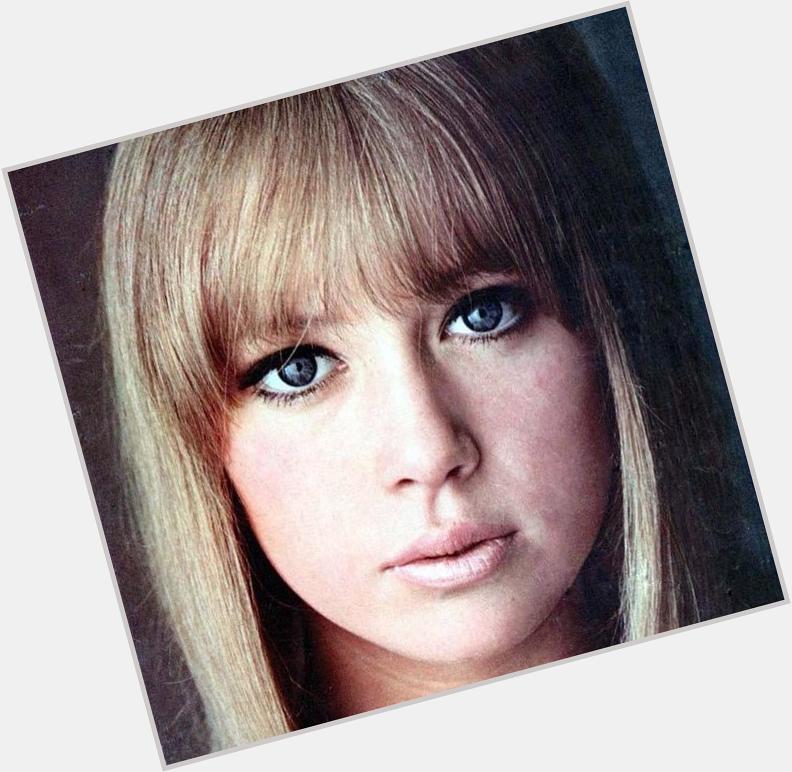 4 mins late but happy birthday to the gorgeous Pattie Boyd! 