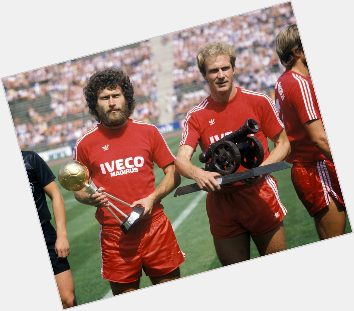 Happy 66th birthday to Bayern and Germany legend Paul Breitner! 