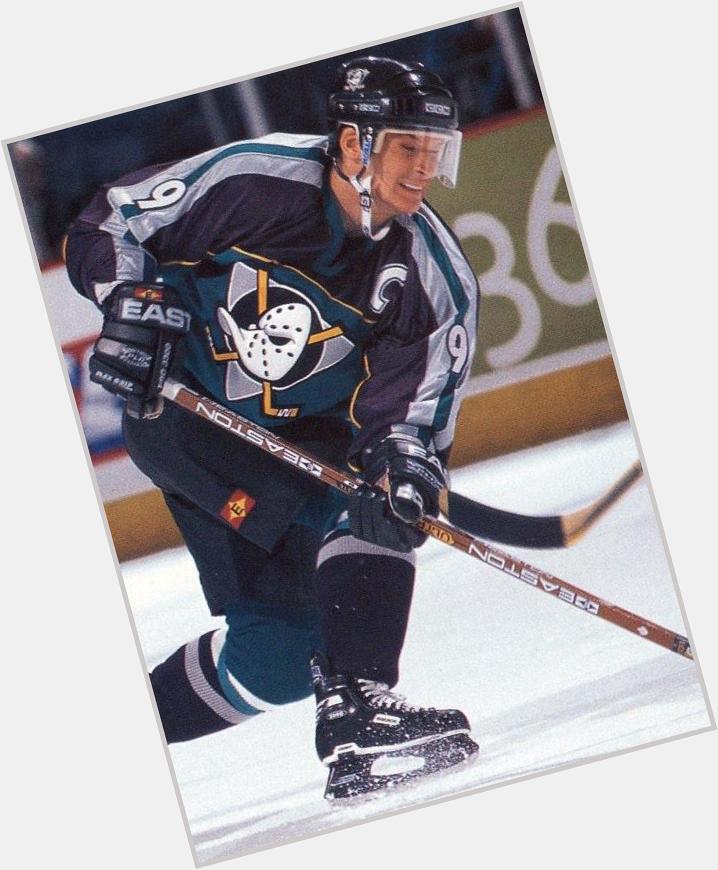 Happy 40th birthday to one of my hockey heroes growing up Paul Kariya 