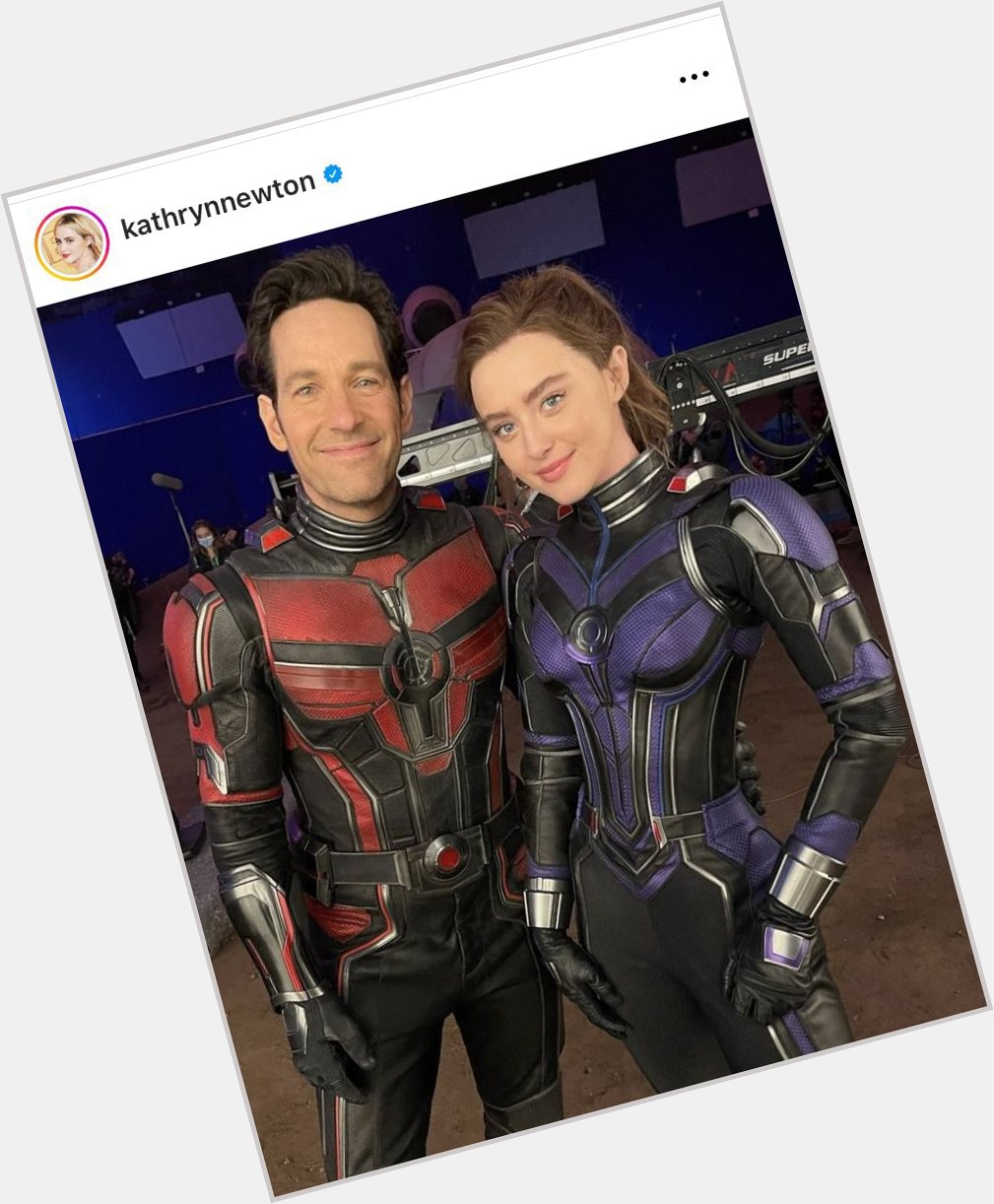  updates on instagram an old photo from the set wishing Paul Rudd a happy birthday! 