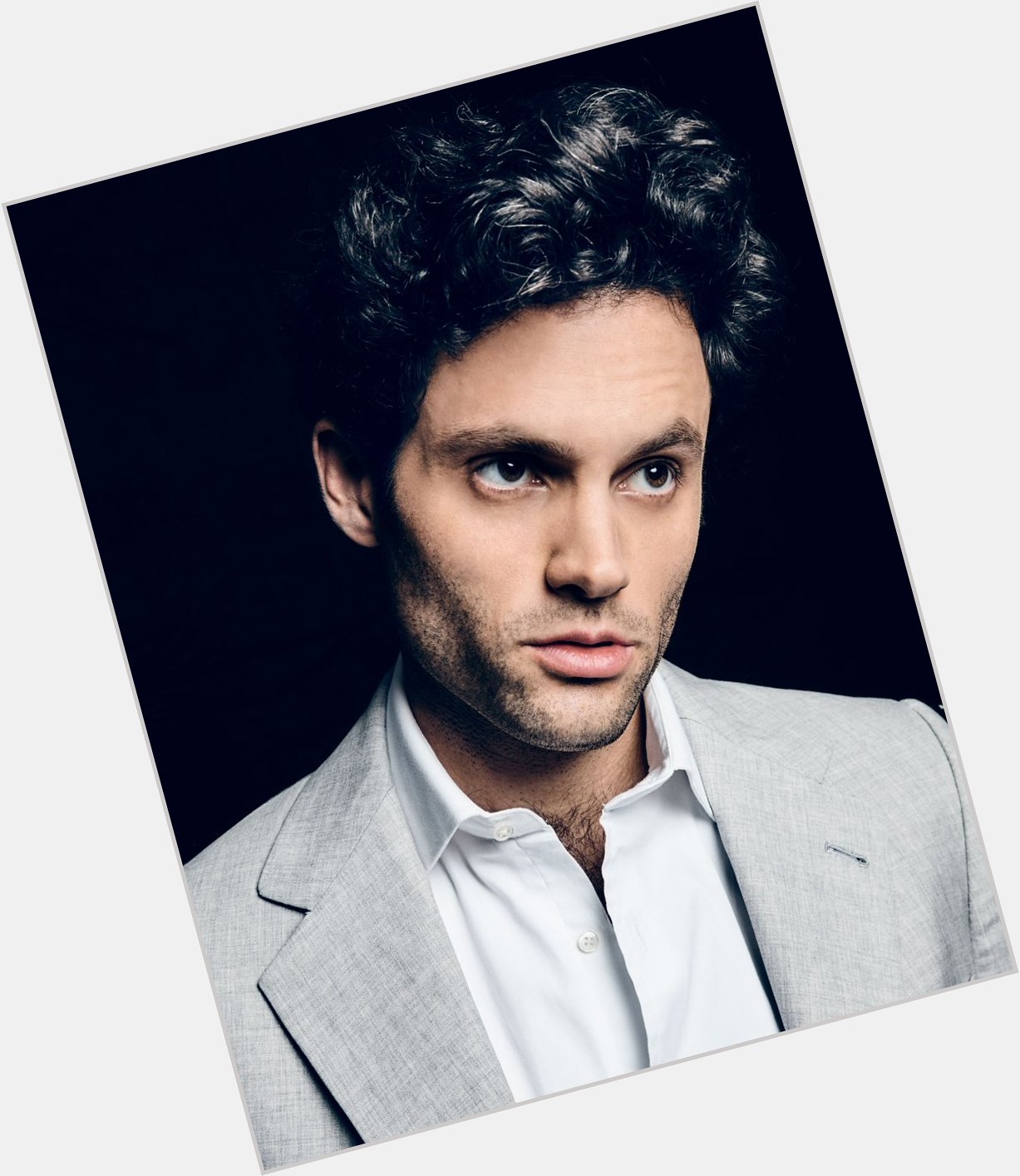 Happy birthday to the gorgeous and talented Penn Badgley! What did you think of the new season of YOU? 