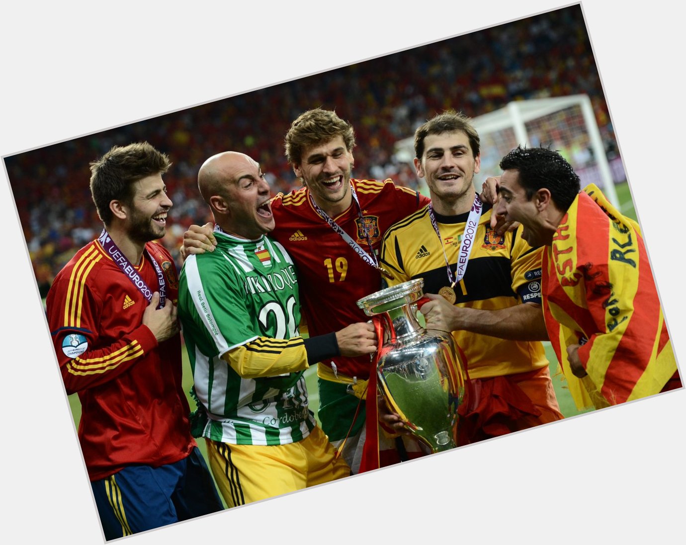  EURO 2008 EURO 2012  Happy birthday, Pepe Reina  | | 
