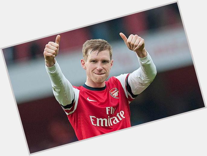 Ada defender juga yang berulang tahun.

September 29, 1984 Happy birthday Per Mertesacker! 