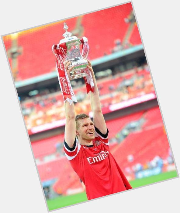 Happy birthday 30th BFG per mertesacker! still the best center back in arsenal!  