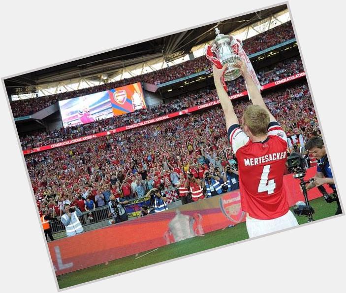   Mertesacker is 30-years old today. Happy birthday Per!  30   4.5                 