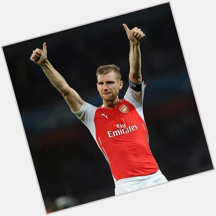 Happy birthday to my favourite footballer on this planet! Our hit 30! Happy birthday Per Mertesacker!!! 