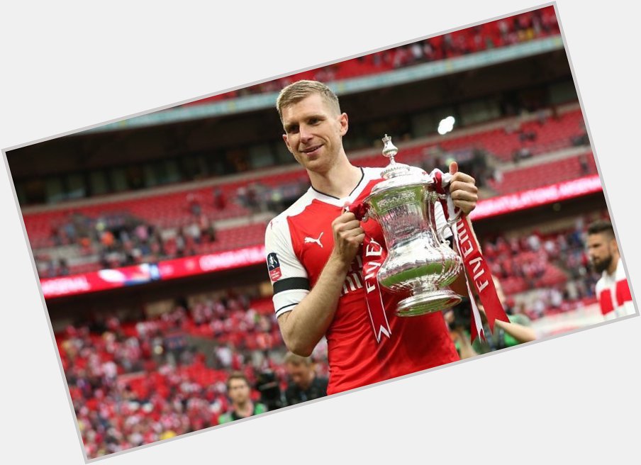 Happy Birthday to Arsenal captain Per Mertesacker, who turns 33 today! 