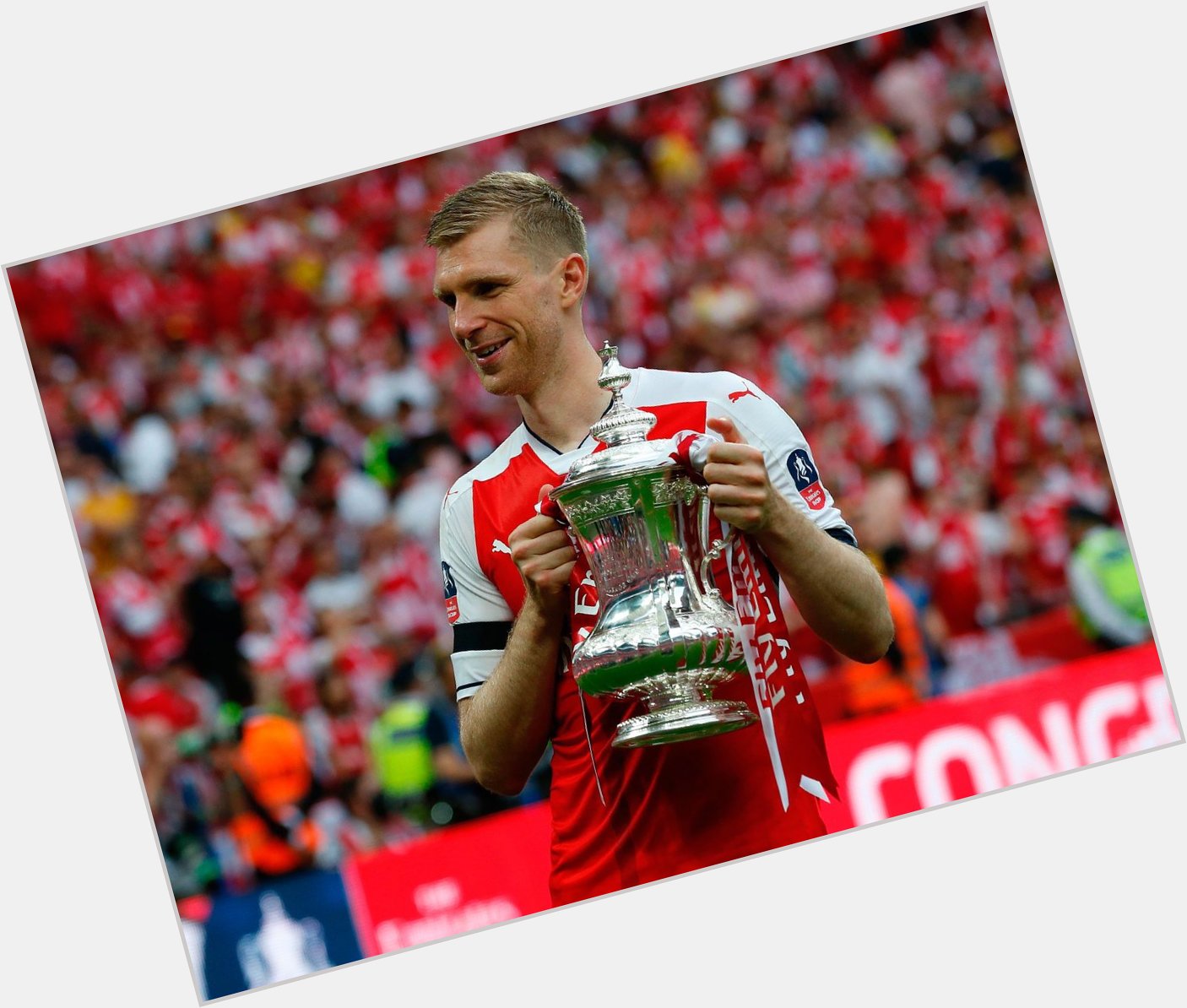   Happy Birthday to Arsenal\s captain Per Mertesacker   