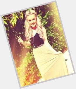 Hiiiiii wish Perrie Edwards a very cool and happy birthday! Love you  
