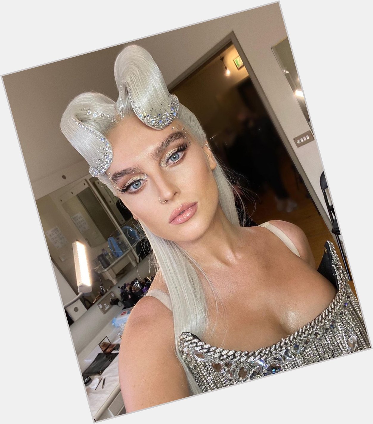 Wishing a happy 30th birthday to the absolutely phenomenal Perrie Edwards! 