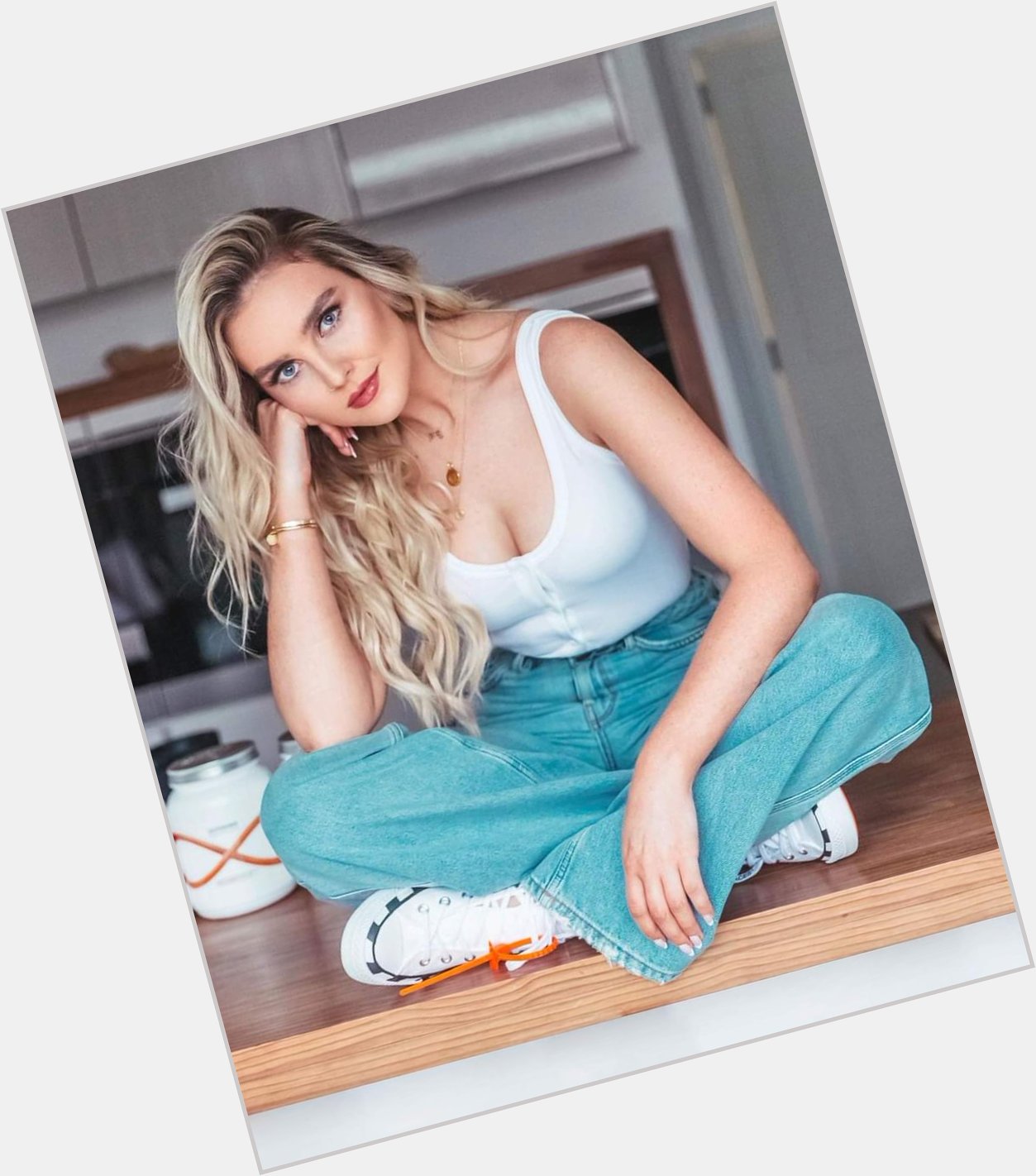 Happy Birthday, Perrie Edwards of 