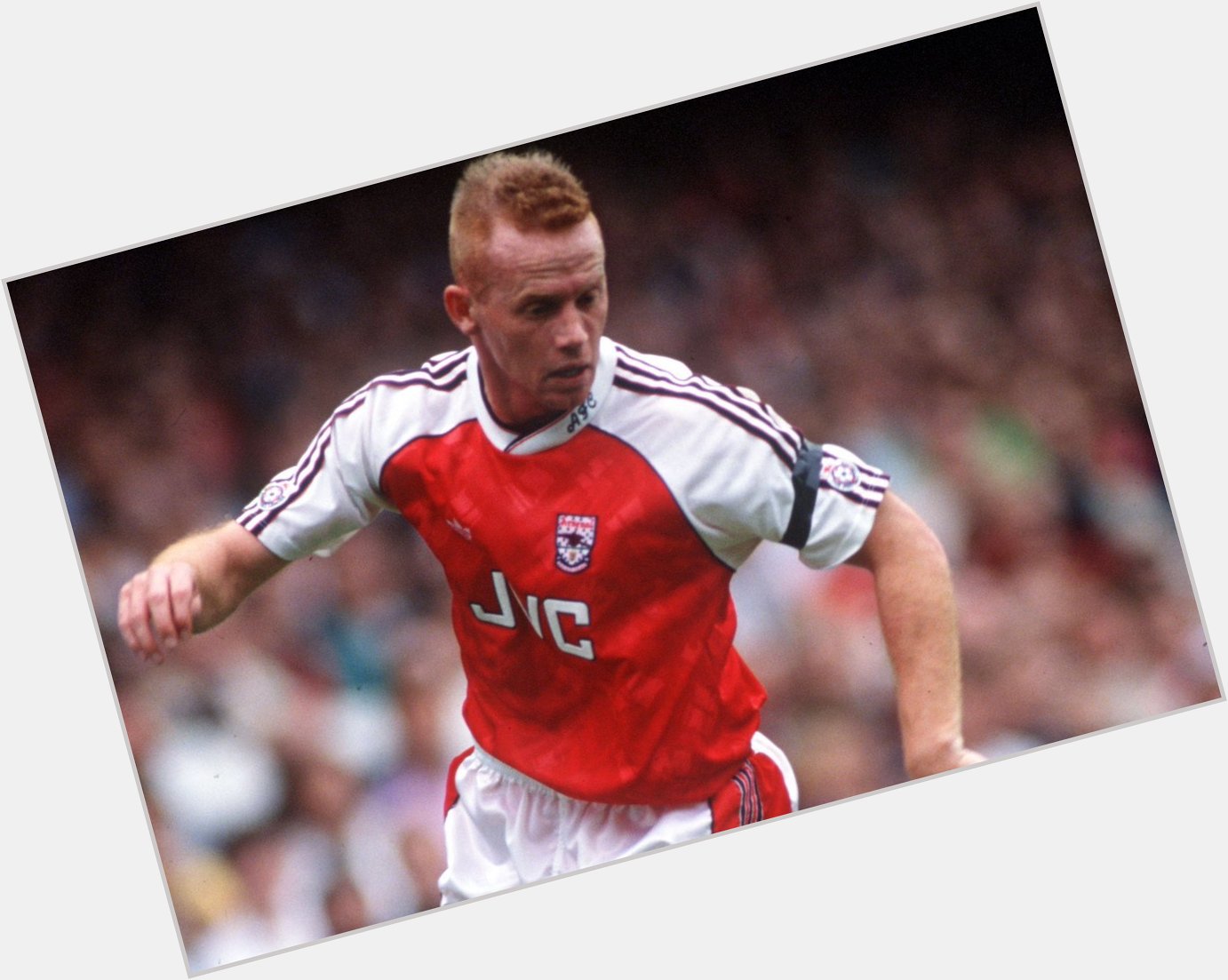        Happy Birthday to former Gunner, Perry Groves.  203 appearances  28 goals 2 league titles

Legend. 