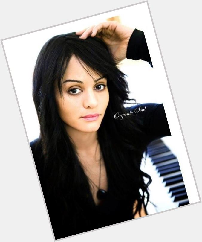 Happy Birthday from Organic Soul Actress and musician Persia White ("Girlfriends") is 37  