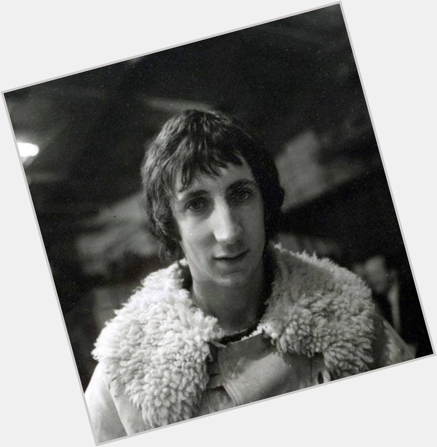 Happy birthday to the most precious, talented musician that is pete townshend!! 