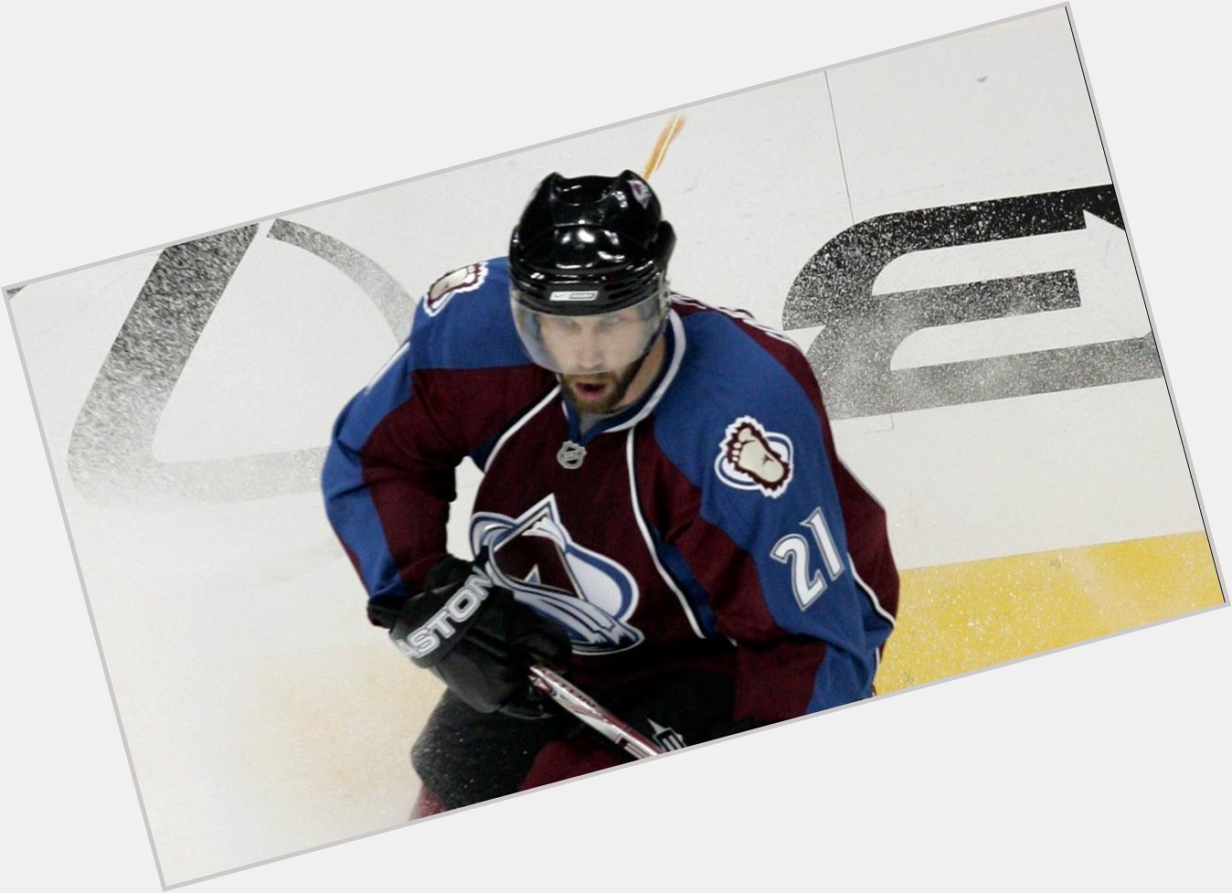 Happy 42nd birthday Peter Forsberg! He\s the only member of the Triple Gold Club to also win the Calder & Hart Trophy 