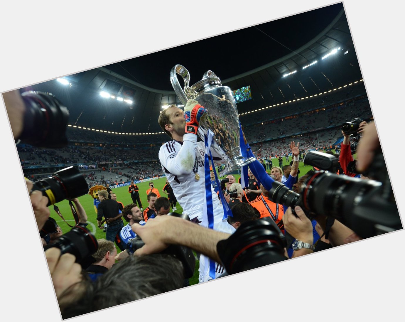  Happy birthday, 2012 winner & Chelsea legend Petr ech!    | 
