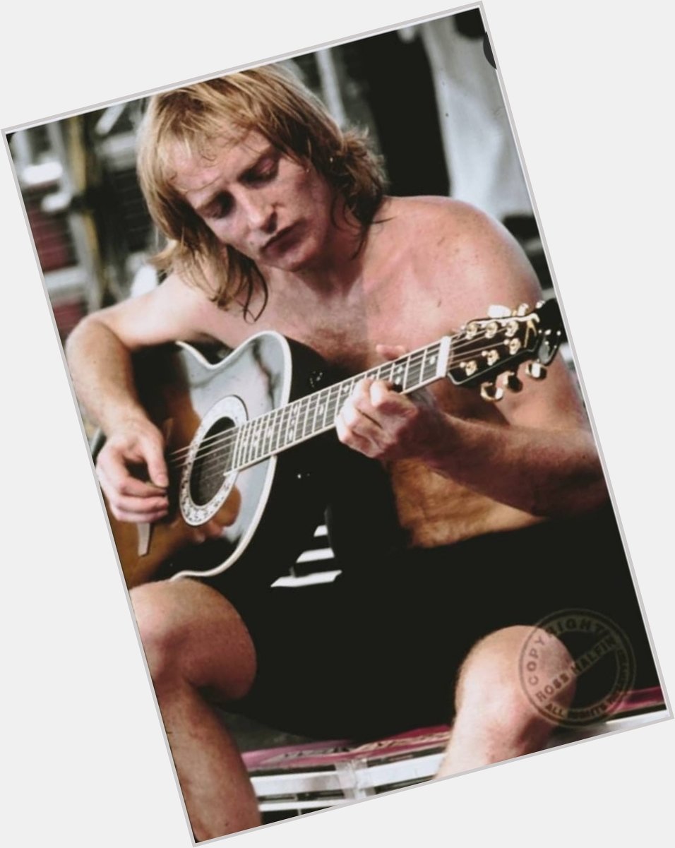 A HUGE happy Birthday to Mr Phil Collen LOUD and Proud we Love you Phil <3   