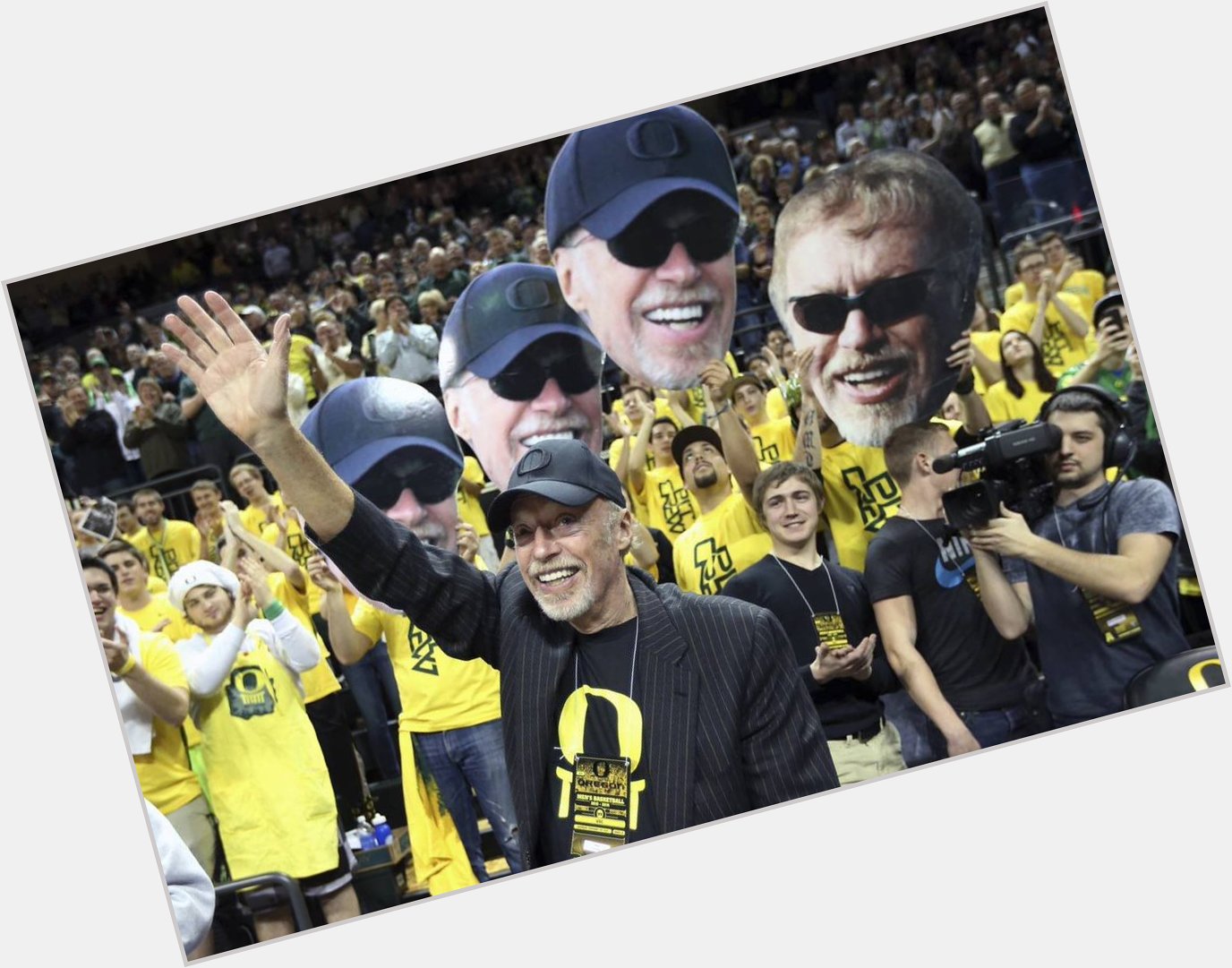 Happy birthday to Oregon graduate, icon, and Ex-Nike CEO, Phil Knight. 