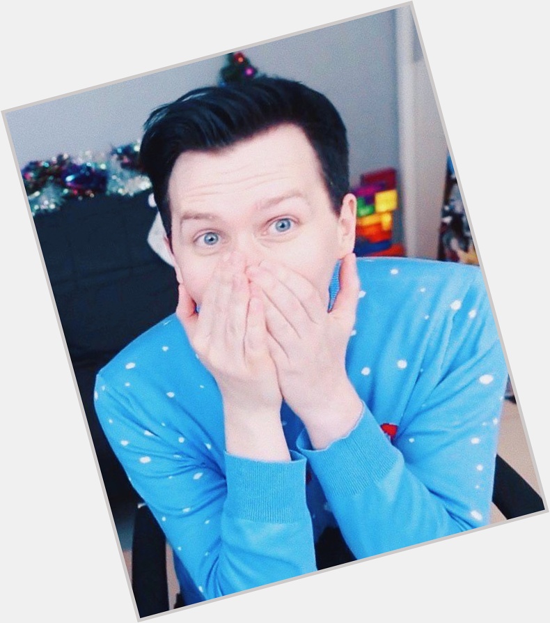 HAPPY 33RD BIRTHDAY PHIL LESTER!! i love you so much  