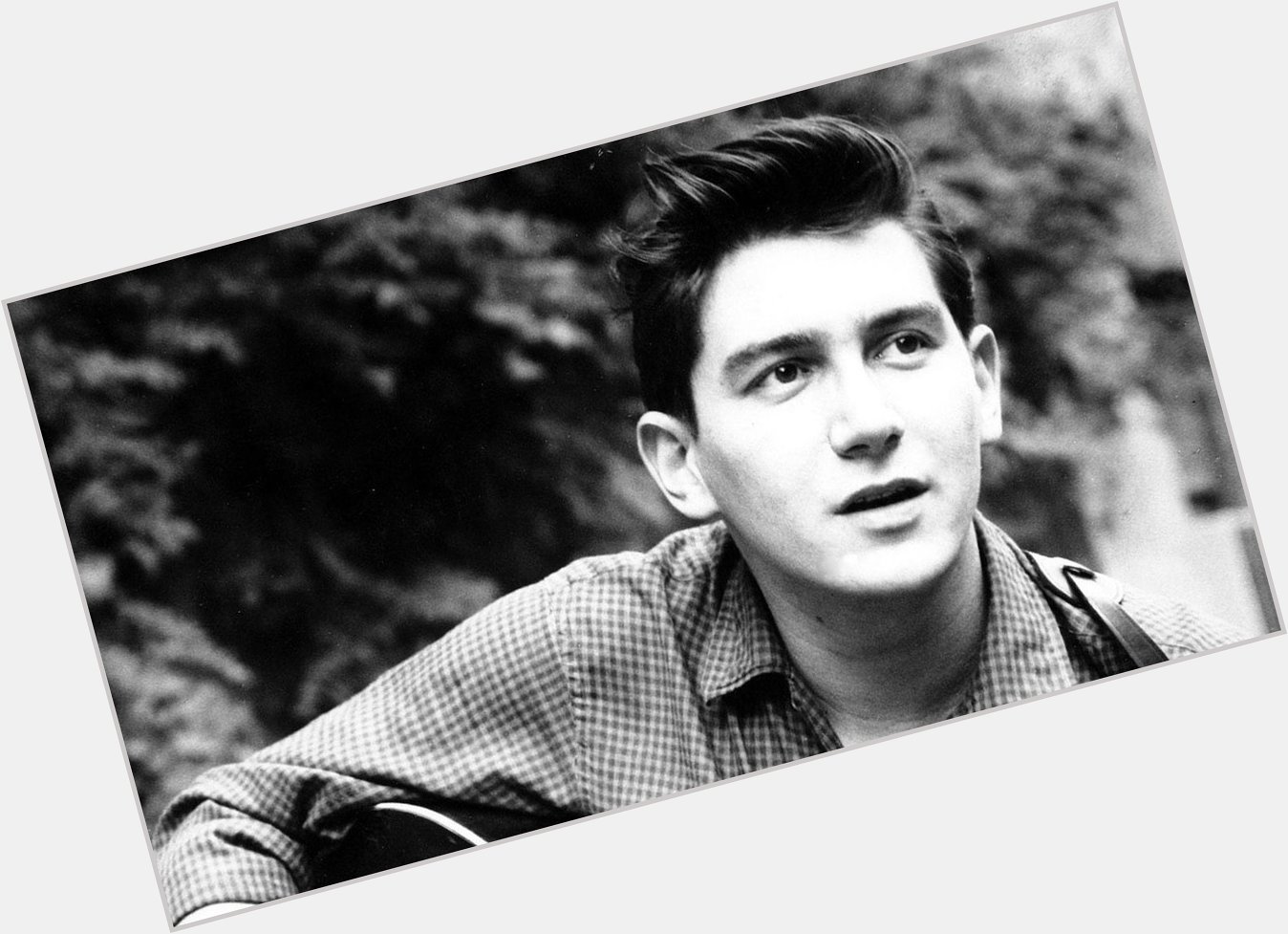 Happy Birthday Phil Ochs! A singer-songwriter and activist, Ochs used his music to fight for peace and justice. 