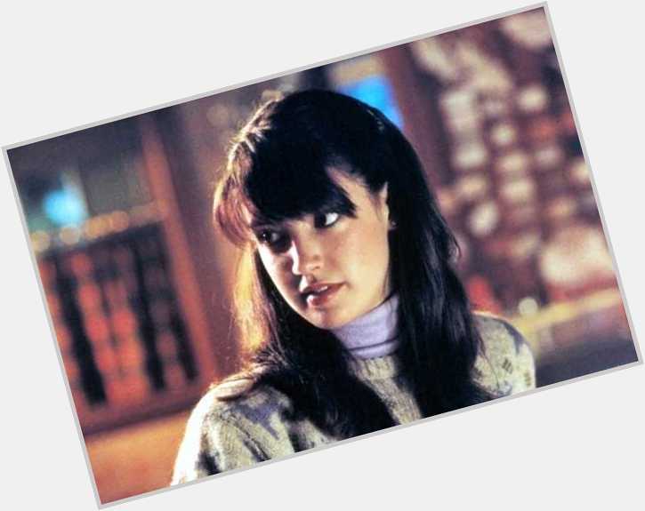 Happy 56th birthday to GREMLINS and GREMLINS II star Phoebe Cates! 