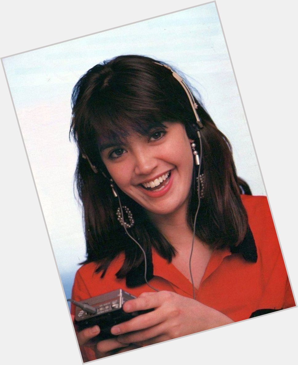 Happy Birthday to Phoebe Cates who turns 56 today!  Pictured here in the 1980s rocking out to her walkman. 