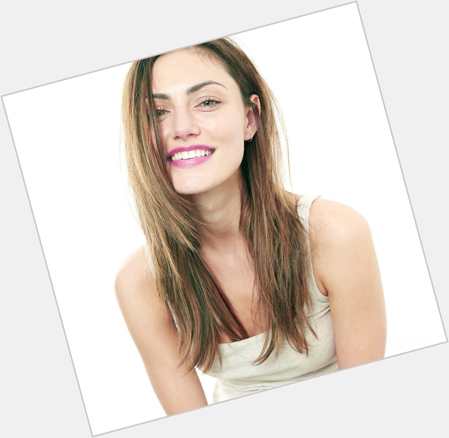 Happy Birthday to the stunning and talented Phoebe Tonkin. 