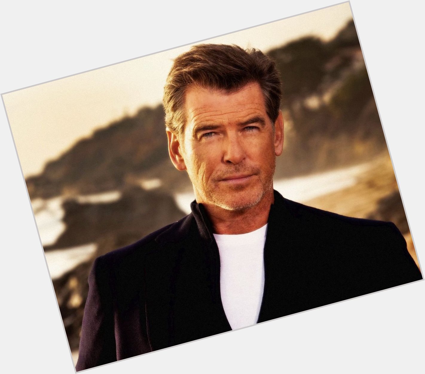 Happy 64th birthday to Pierce Brosnan. Who only had eyes for him as James Bond? 