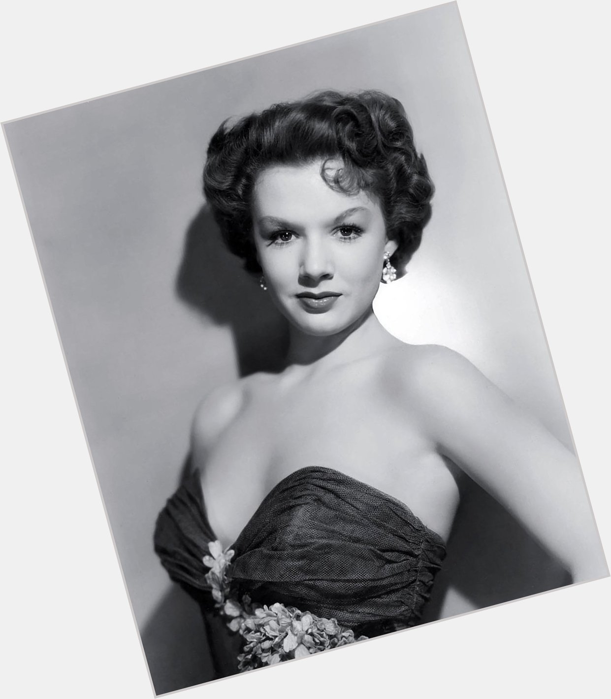 Happy Birthday to Piper Laurie, who turns 86 today! 