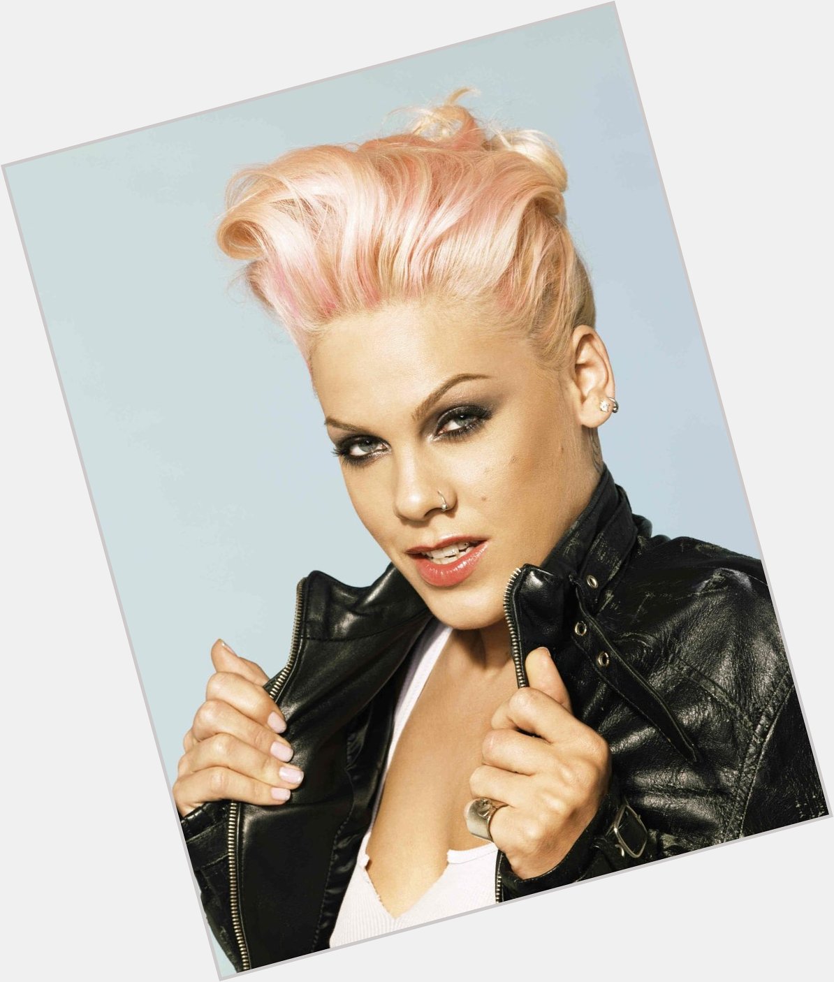 Apparently and share a birthday.

Happy Birthday P!nk!!!!!
You rock ! 