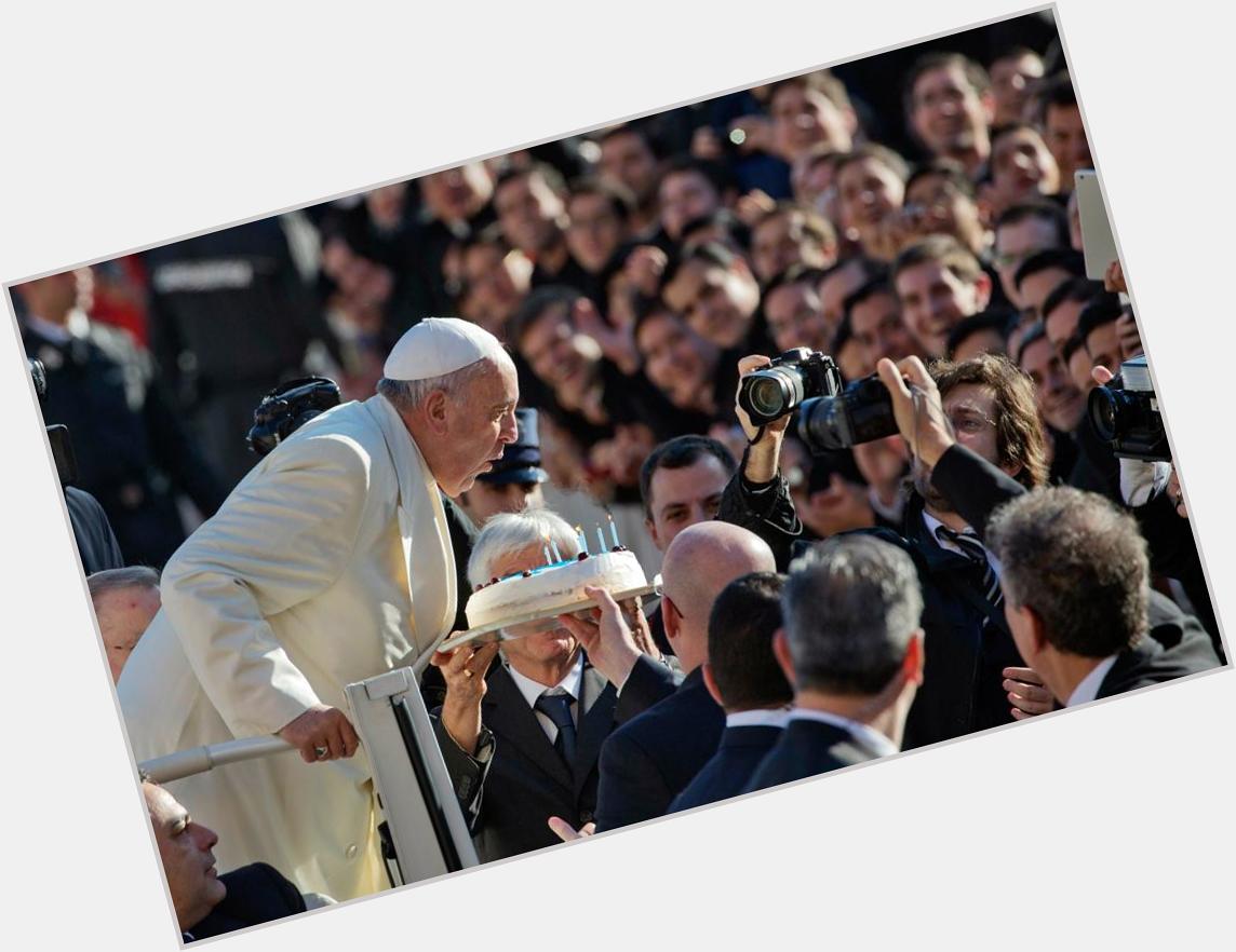 Happy Birthday, Pope Francis! celebrates with cake, mate & tango  PHOTO 