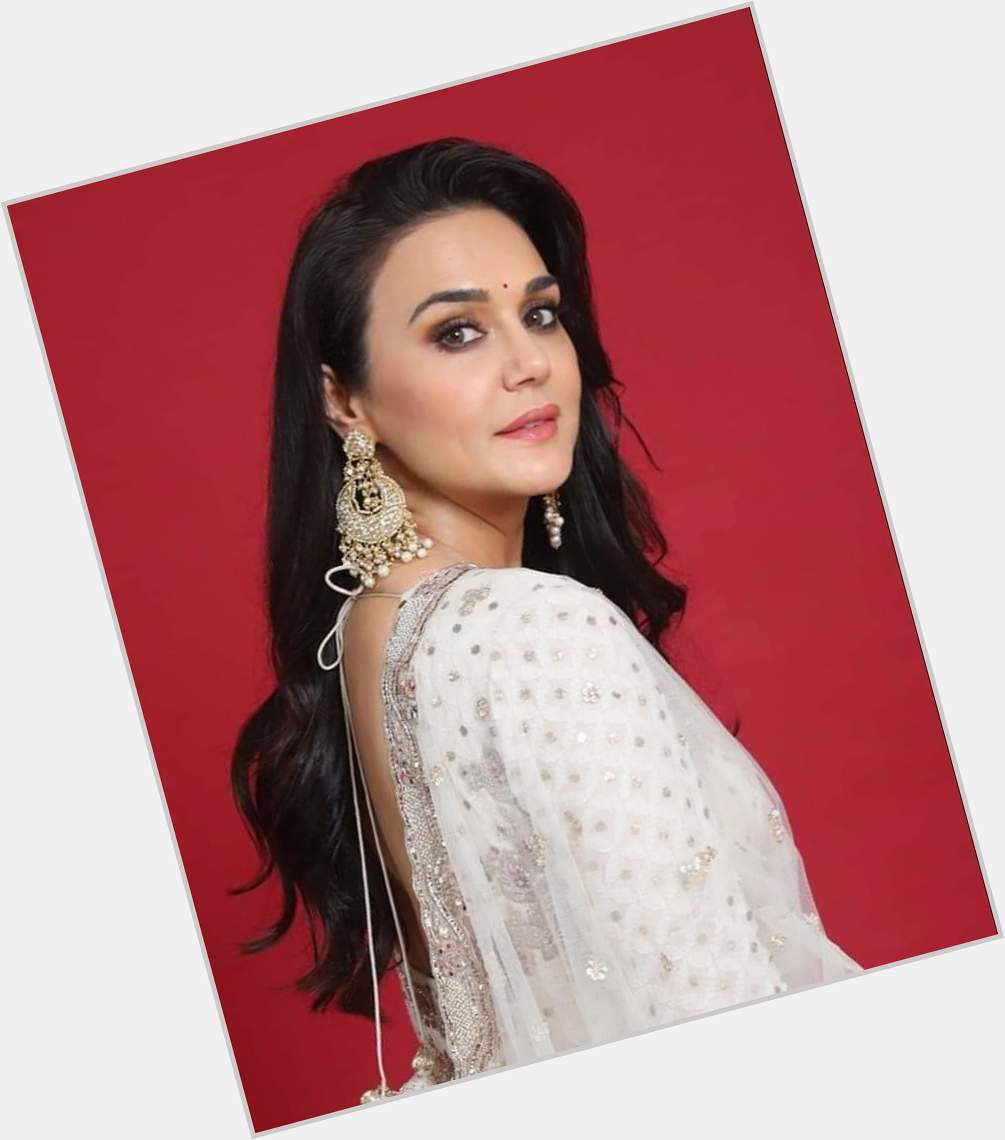  Happy Birthday To The Beauty Queen The Bumhro Girl of Bollywood Preity Zinta .. .   