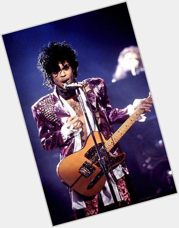 Se estivesse vivo, hoje Prince estaria completando 60 anos!! 

Happy Birthday Prince!!     