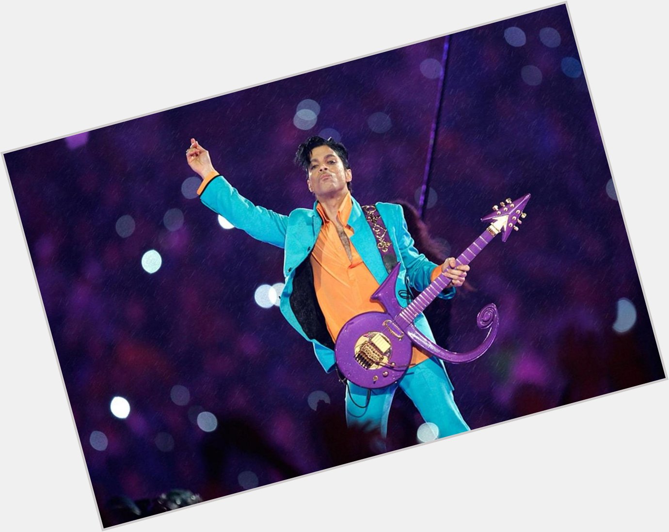 Happy 64th birthday to or One of the most underrated guitarists of all time. 