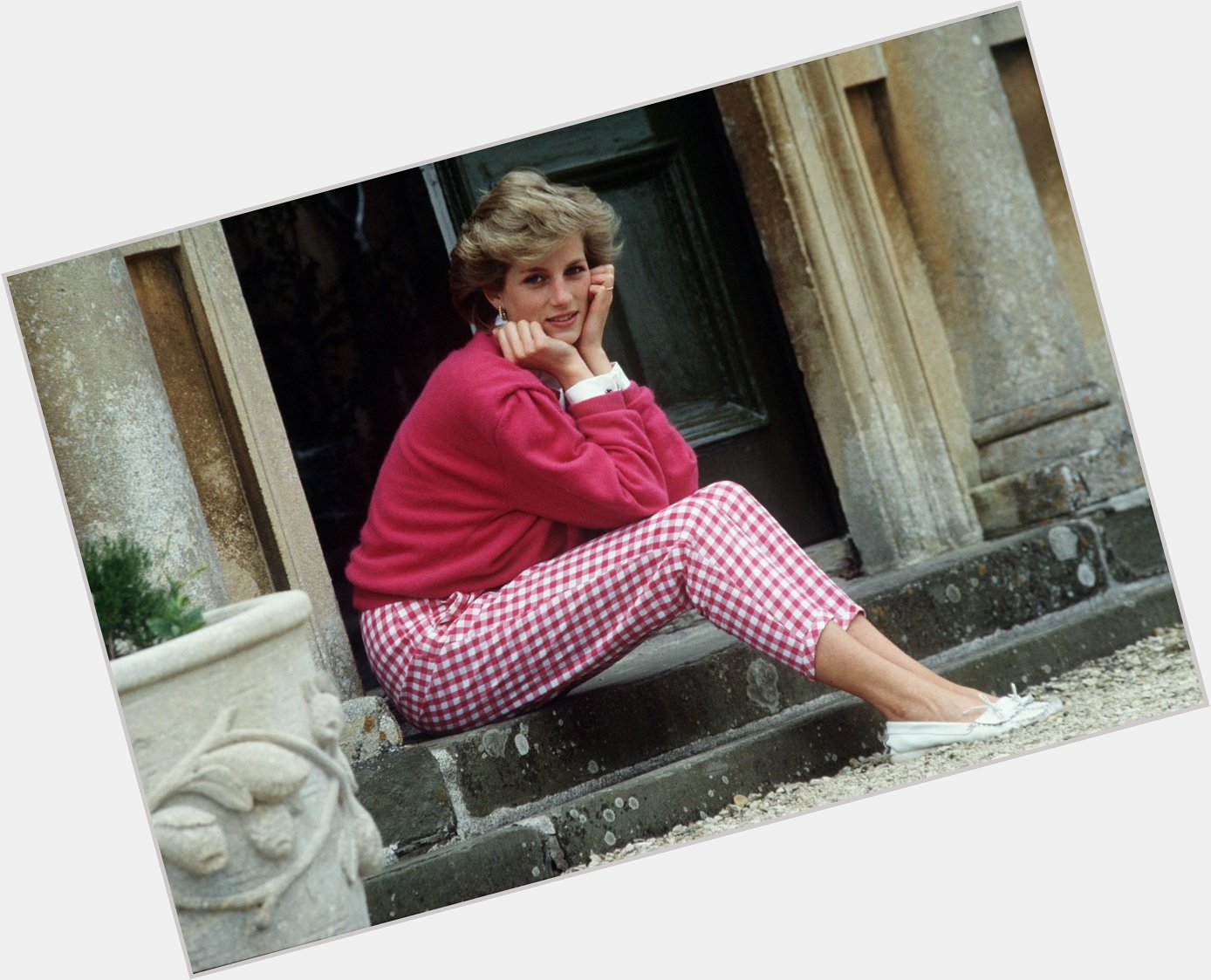 Happy Birthday to the REAL Queen of the UK - Princess Diana. She would\ve been 60 today!   