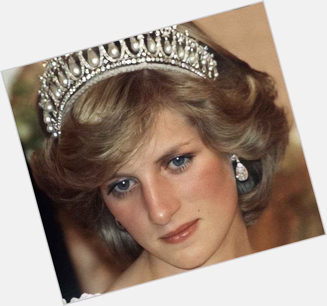 Princess Diana would of been 60 today
Happy heavenly birthday    