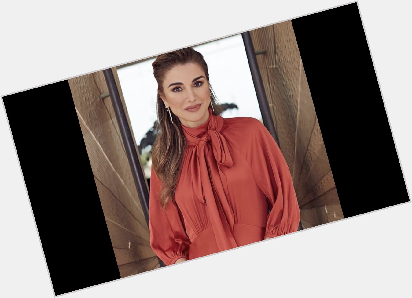 Happy birthday Queen Rania
Wish you all the best  