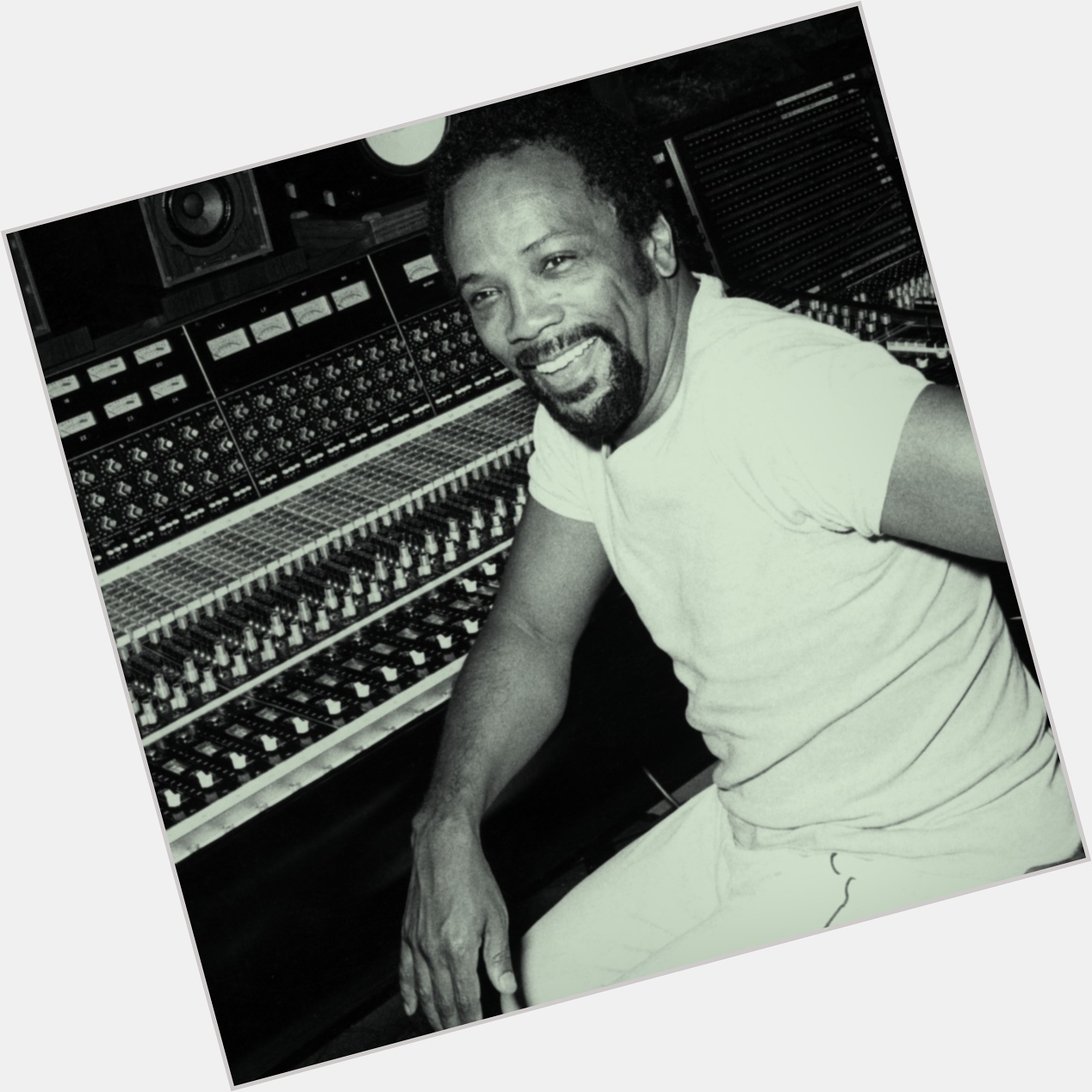 Happy birthday to the King, Quincy Jones  What\s your favourite Quincy production? 