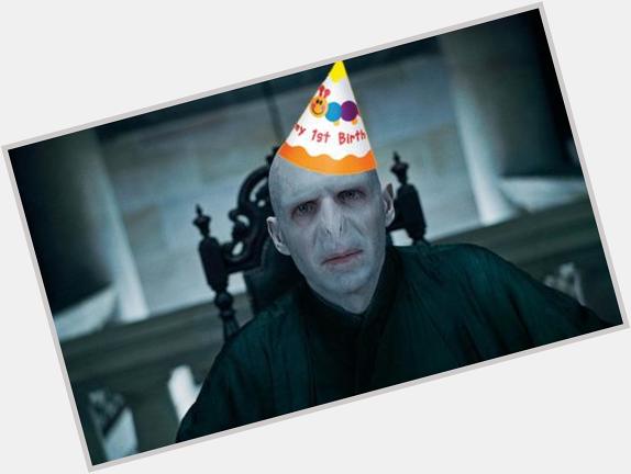 It\s Voldemorts birthday today ... yay? Happy Birthday Ralph Fiennes! 